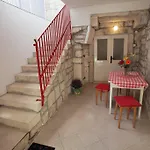 Stone House Ernest בית נופש טרוגיר