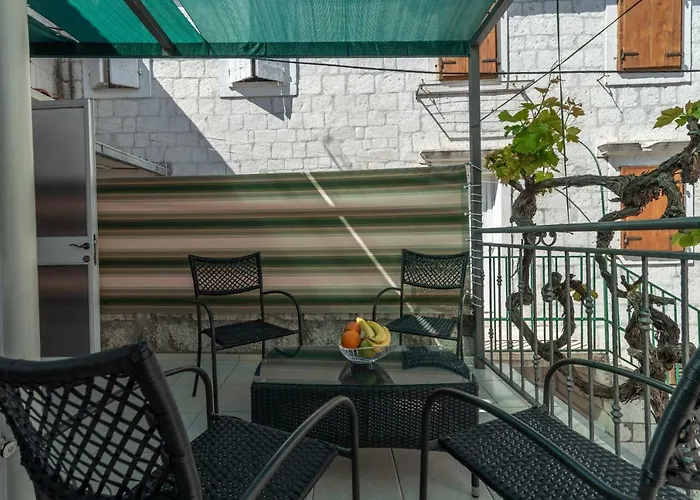 Stone House Ernest Casa de Férias *