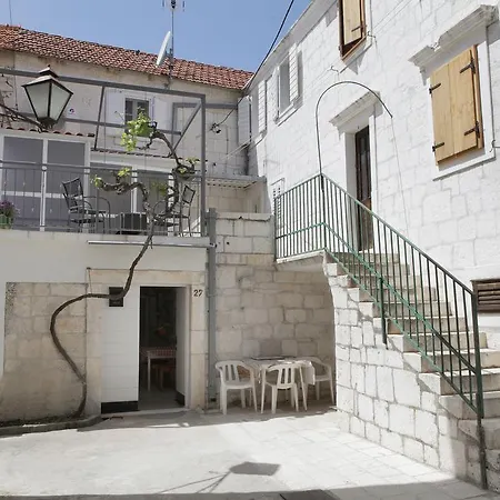 Stone House Ernest *