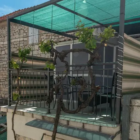 Stone House Ernest Vikendica Trogir