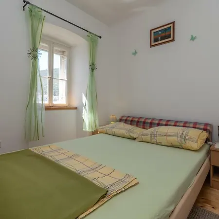 Stone House Ernest *