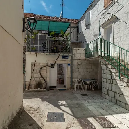 Vikendica Stone House Ernest *