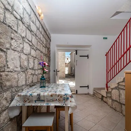 Vikendica Stone House Ernest *