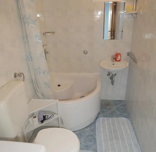 بيت للعطل Stone House Ernest *