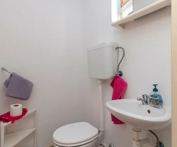 Stone House Ernest بيت للعطل تروغير