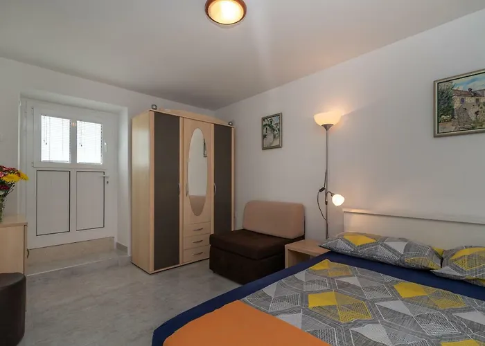 بيت للعطل Stone House Ernest تروغير