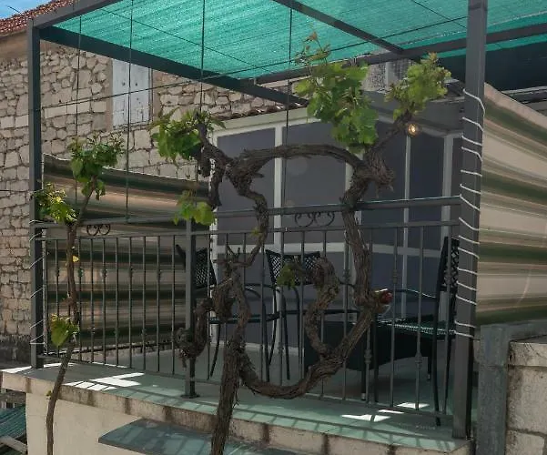 Stone House Ernest بيت للعطل تروغير