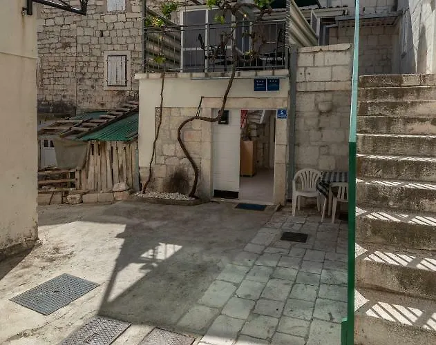 Stone House Ernest بيت للعطل