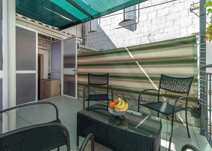 Stone House Ernest بيت للعطل *