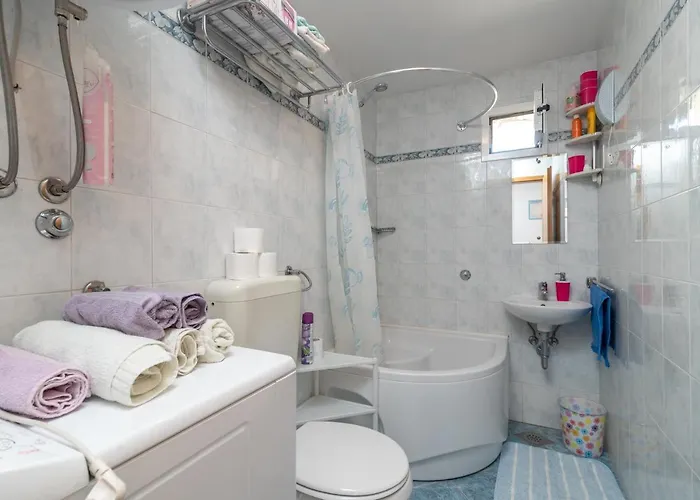 Stone House Ernest بيت للعطل *