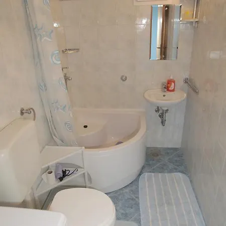 Prázdninový dům Stone House Ernest *