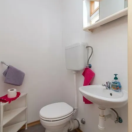 Stone House Ernest بيت للعطل تروغير