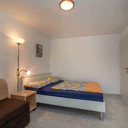 بيت للعطل Stone House Ernest تروغير